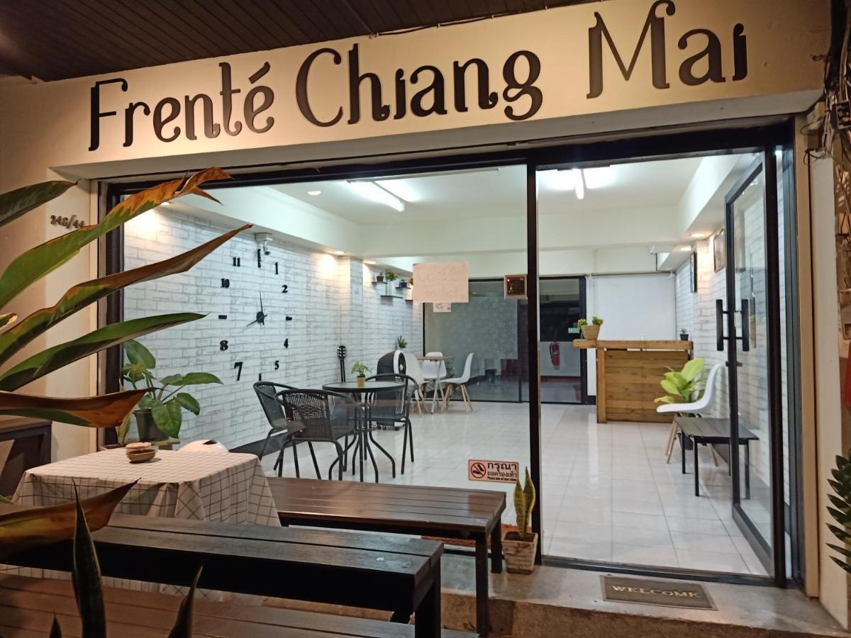 Hôtel FrenTé Chiang Mai Extérieur photo