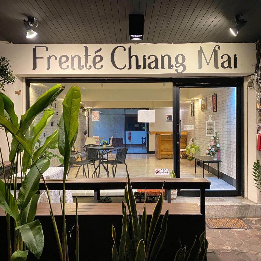 Hôtel FrenTé Chiang Mai Extérieur photo